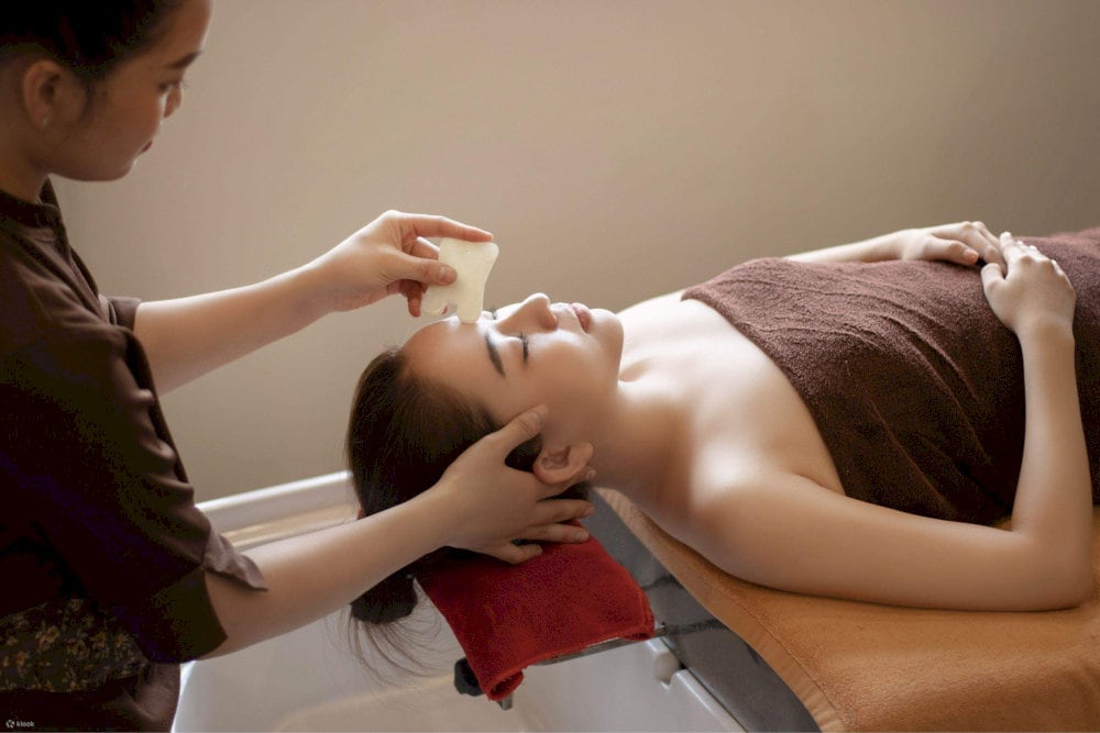Unwind in Bui Vien Walking Street with blissful massage 